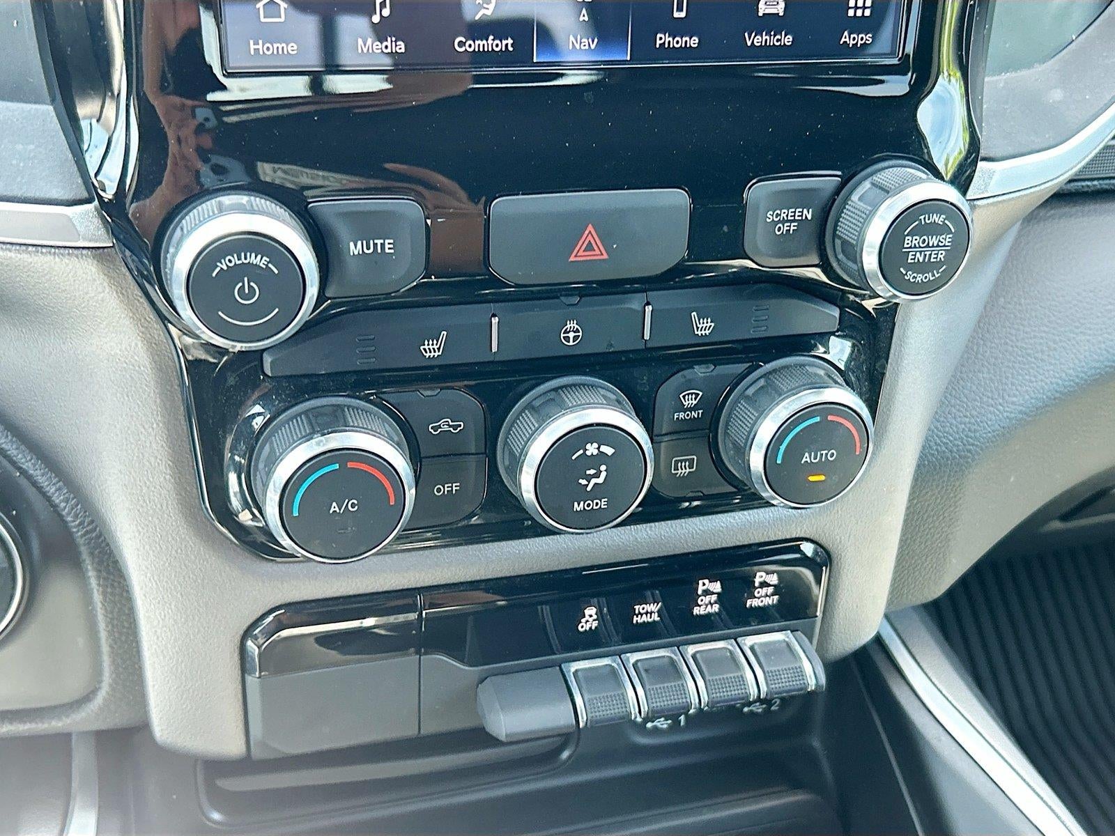 2022 RAM 1500 Big Horn Crew Cab 4x4 5'7' Box