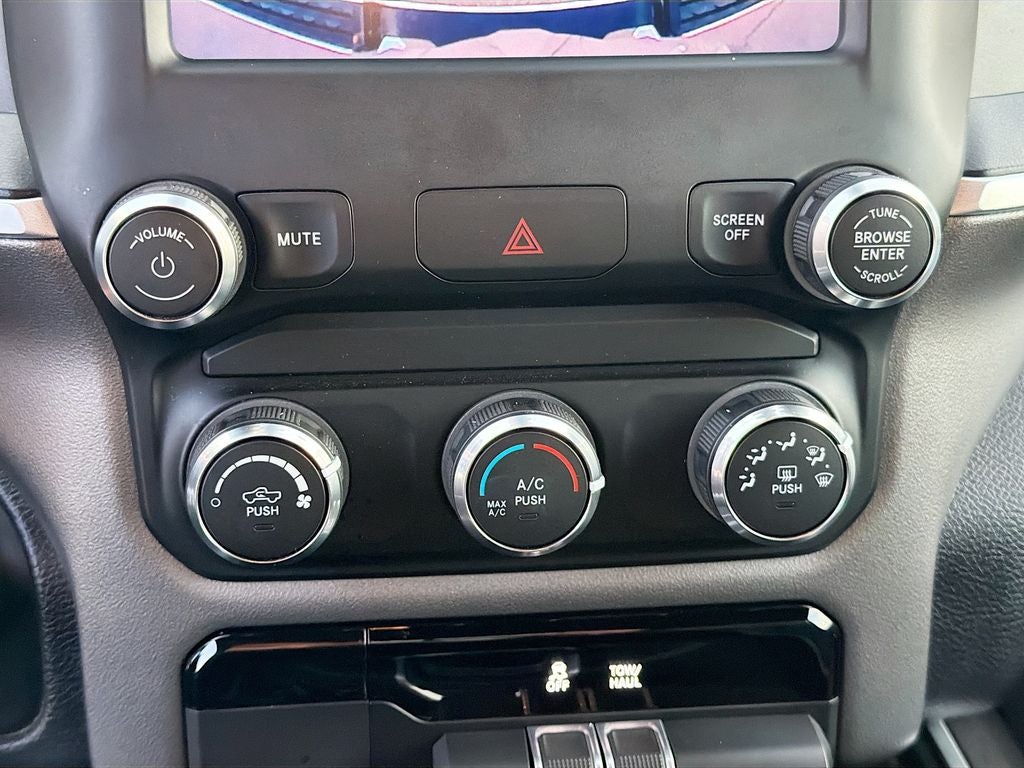 2022 RAM 1500 Big Horn Crew Cab 4x4 5'7' Box