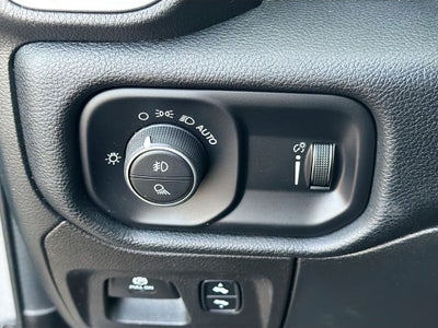 2022 RAM 1500 Big Horn Crew Cab 4x4 5'7' Box