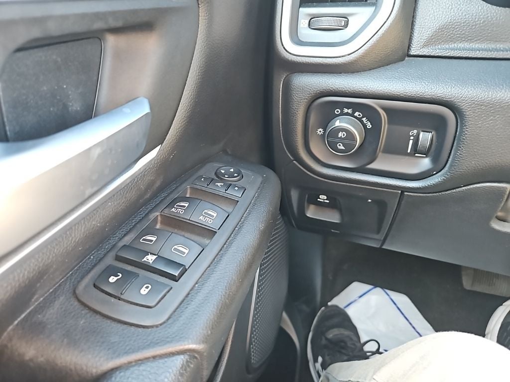 2023 RAM 1500 Big Horn Crew Cab 4x4 5'7' Box