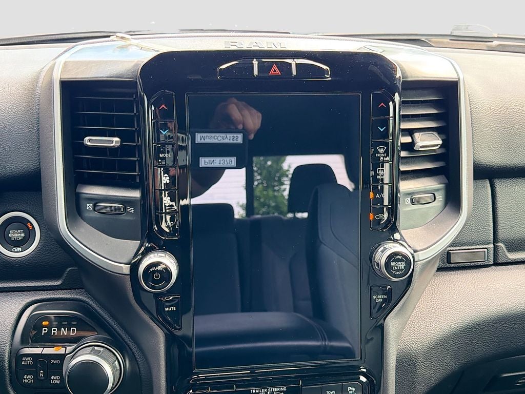 2021 RAM 1500 Big Horn Crew Cab 4x4 5'7' Box
