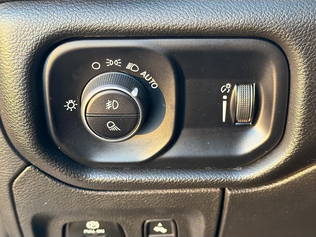 2024 RAM 1500 Lone Star Crew Cab 4x4 5'7' Box