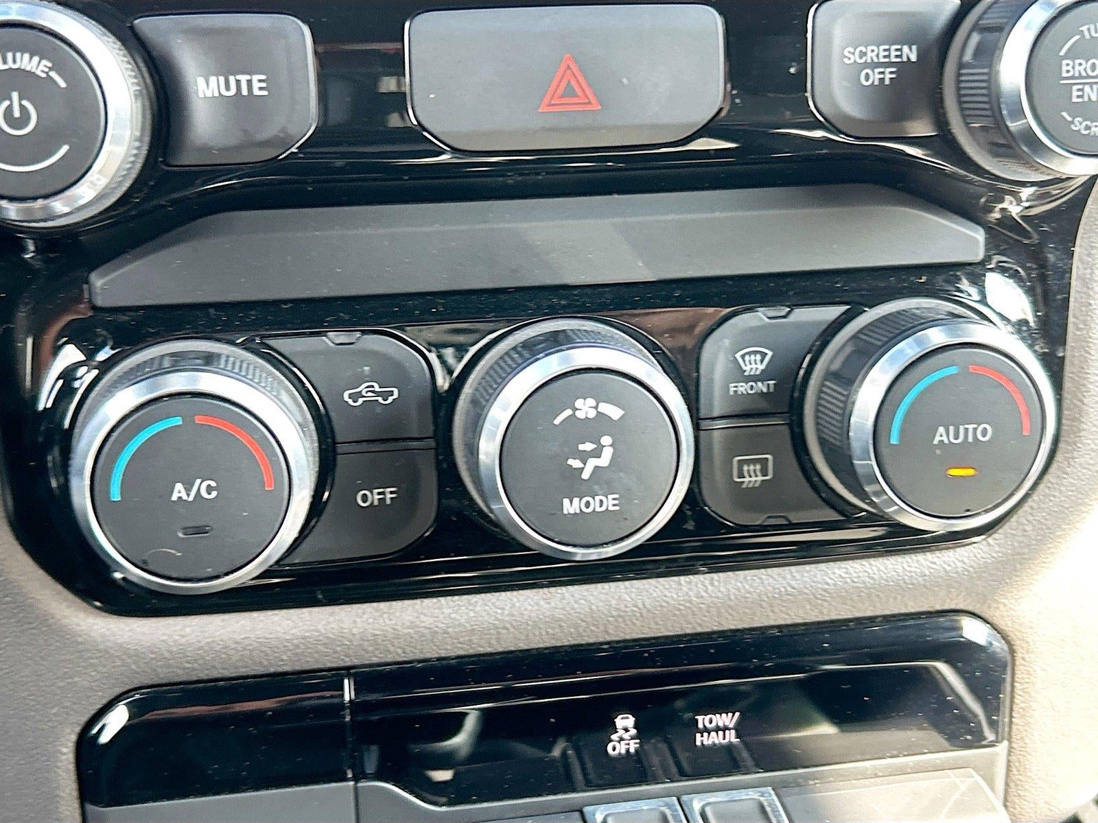 2022 RAM 1500 Big Horn Crew Cab 4x4 5'7' Box