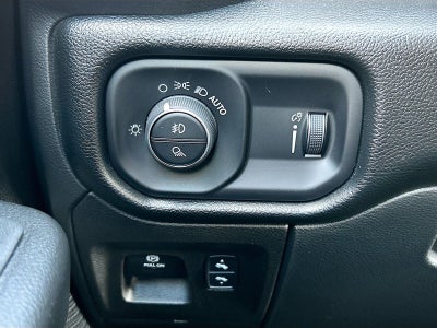 2022 RAM 1500 Big Horn Crew Cab 4x4 5'7' Box