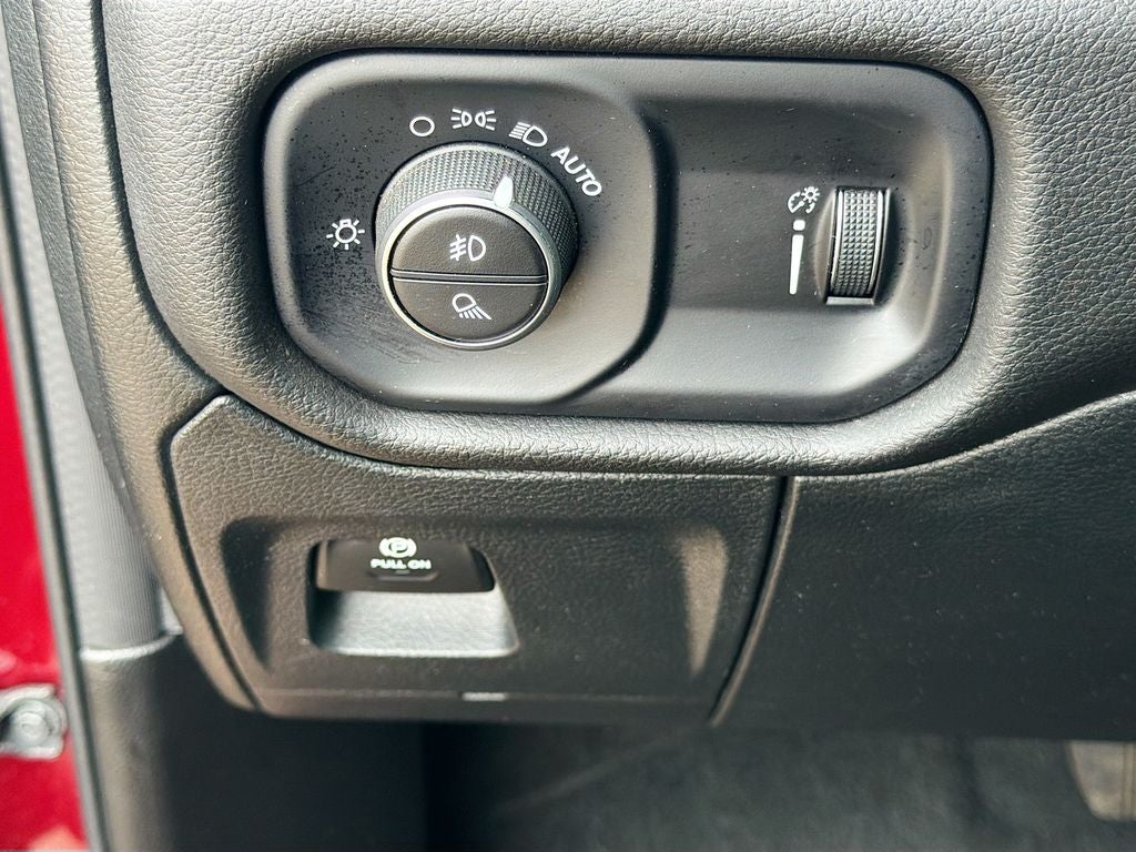 2024 RAM 1500 Big Horn Crew Cab 4x4 5'7' Box