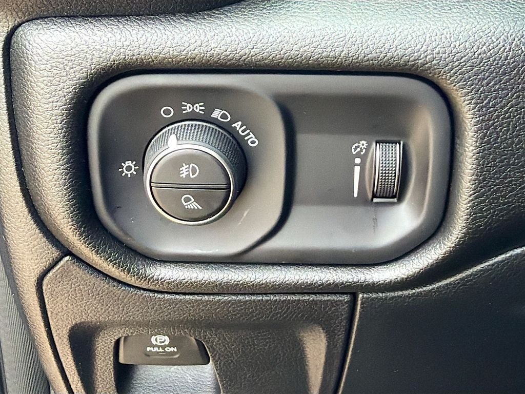 2026 RAM Ram 1500 RAM 1500 WARLOCK CREW CAB 4X4 5'7' BOX