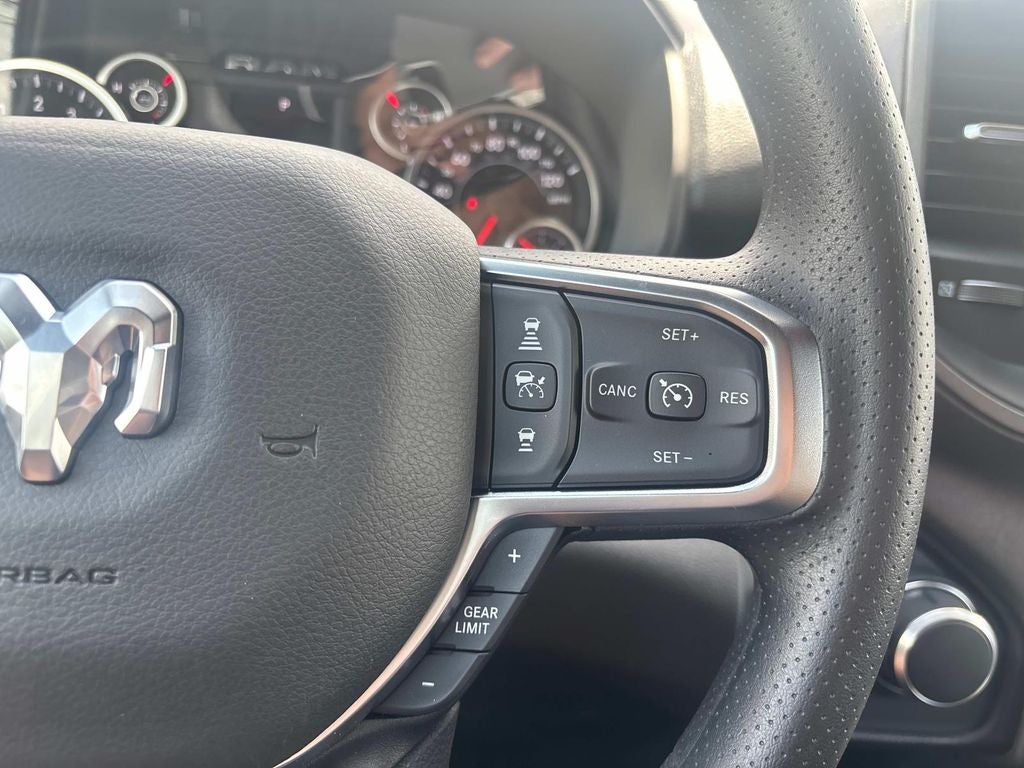 2025 RAM Ram 1500 RAM 1500 TRADESMAN CREW CAB 4X4 5'7' BOX