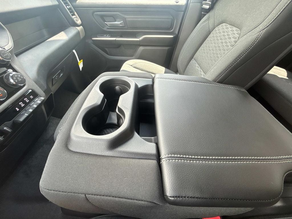 2025 RAM Ram 1500 RAM 1500 TRADESMAN CREW CAB 4X4 5'7' BOX