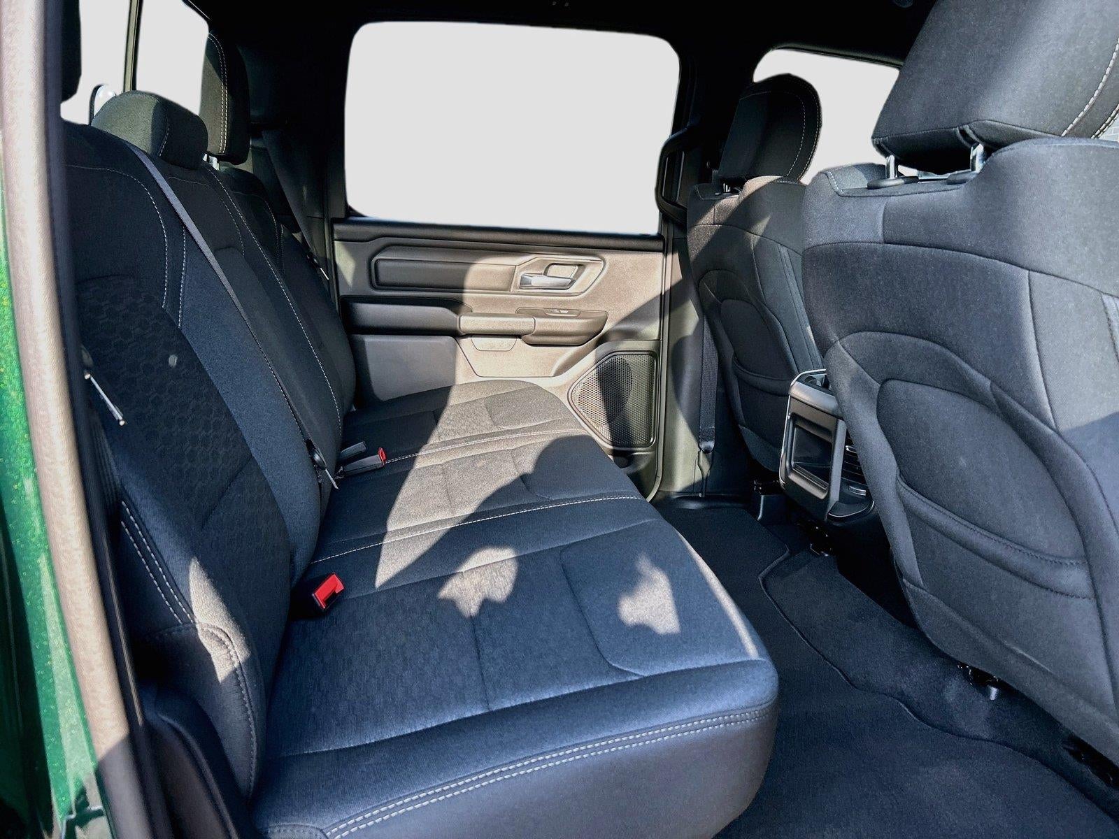 2026 RAM Ram 1500 RAM 1500 EXPRESS CREW CAB 4X4 5'7' BOX