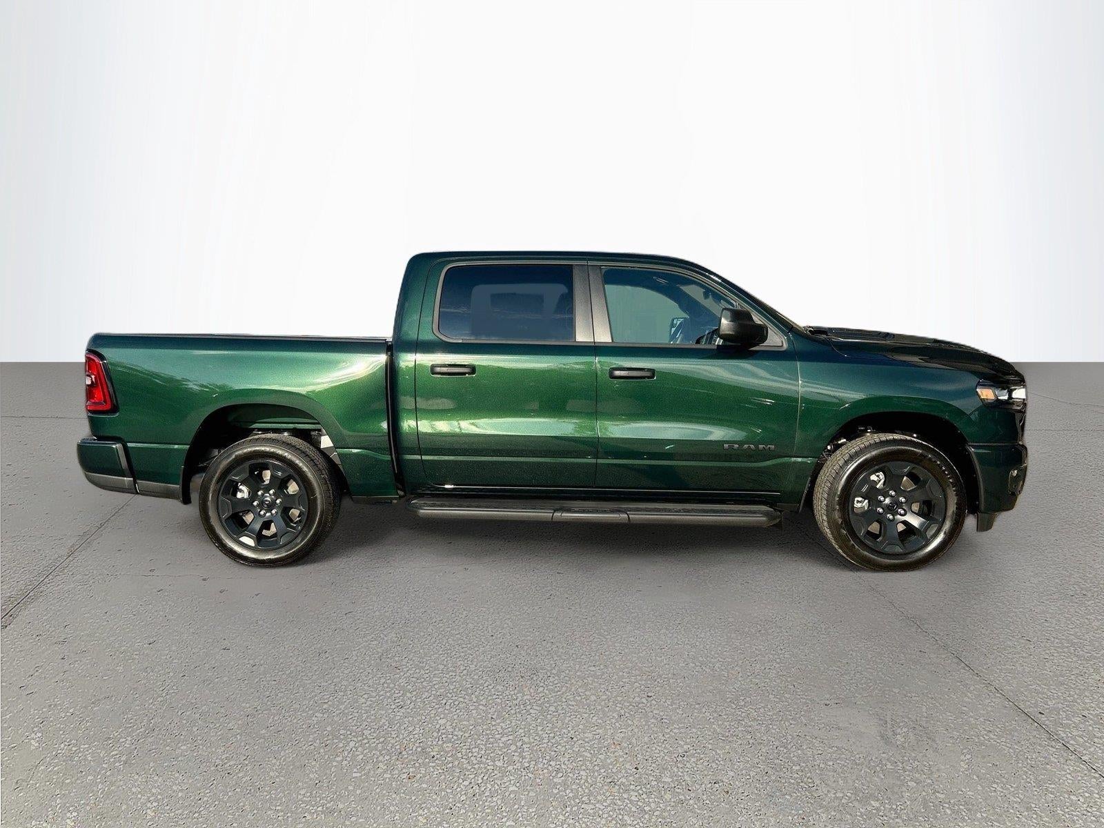 2026 RAM Ram 1500 RAM 1500 EXPRESS CREW CAB 4X4 5'7' BOX