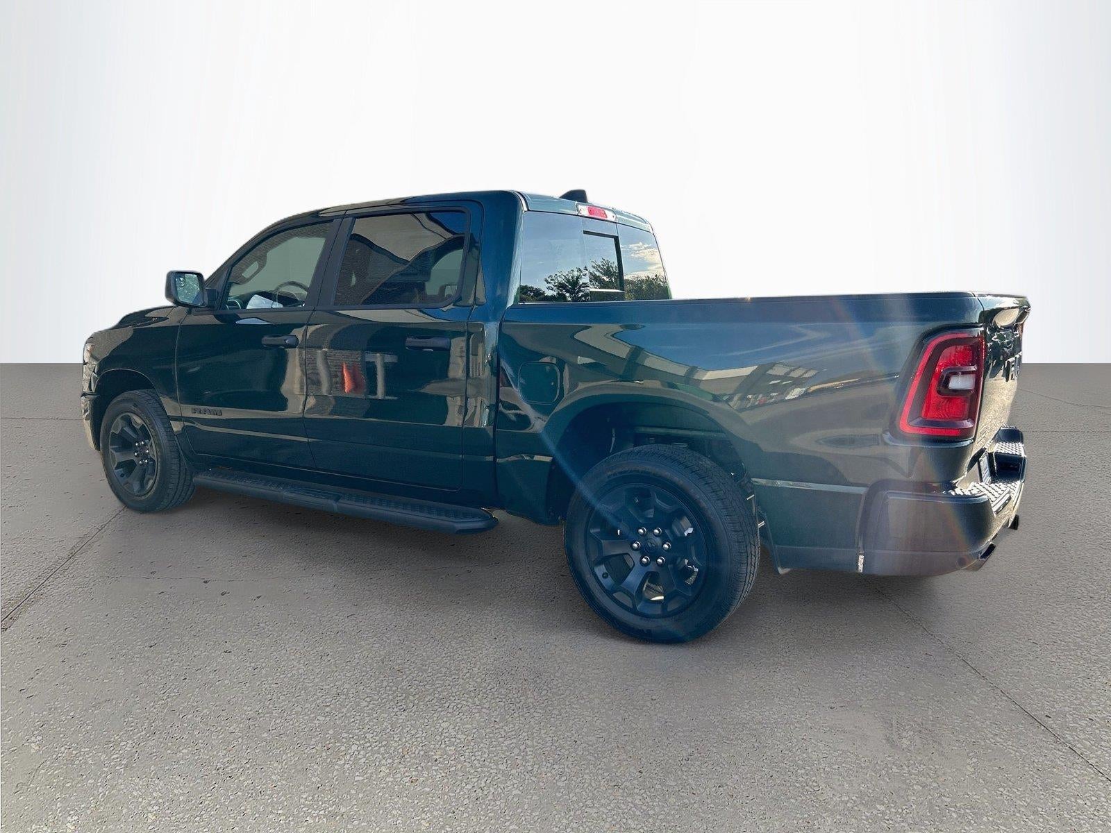2026 RAM Ram 1500 RAM 1500 EXPRESS CREW CAB 4X4 5'7' BOX