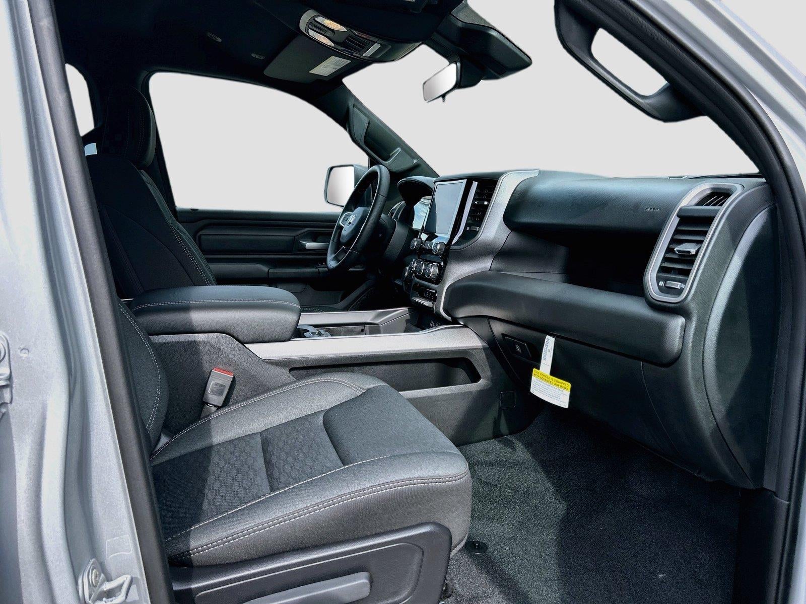 2027 RAM Ram 1500 RAM 1500 EXPRESS CREW CAB 4X4 5'7' BOX