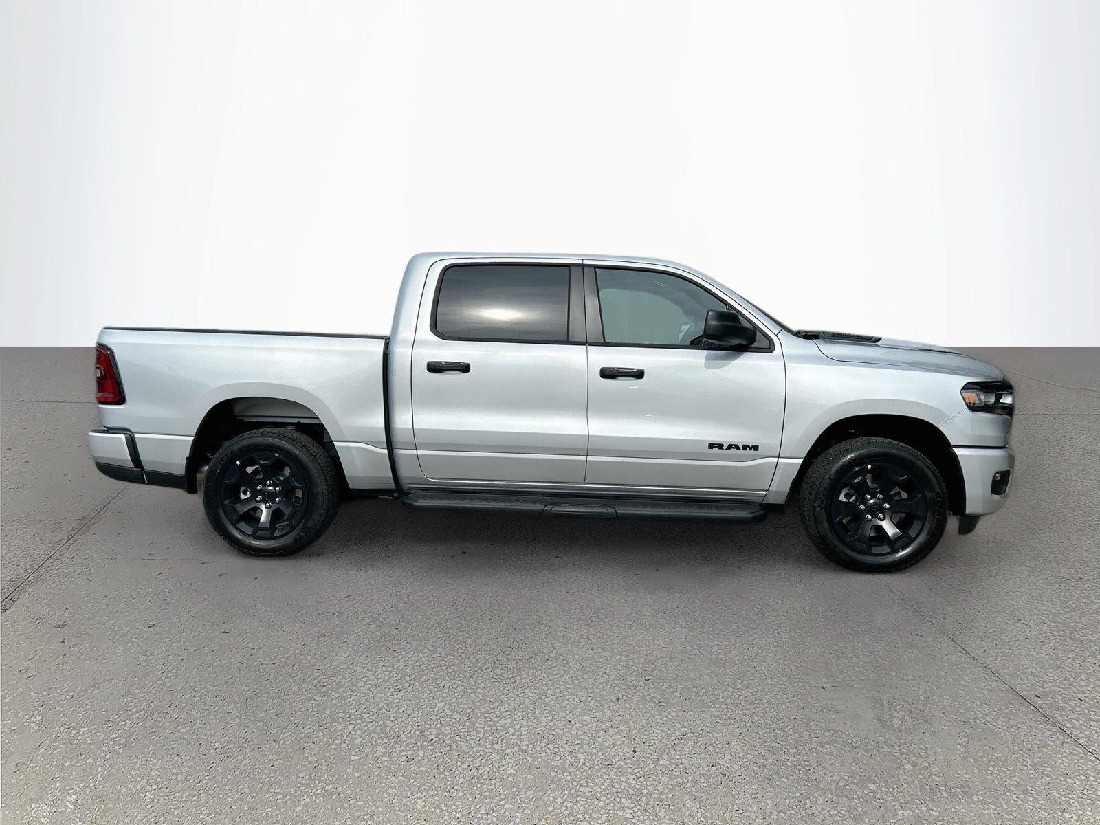 2027 RAM Ram 1500 RAM 1500 EXPRESS CREW CAB 4X4 5'7' BOX