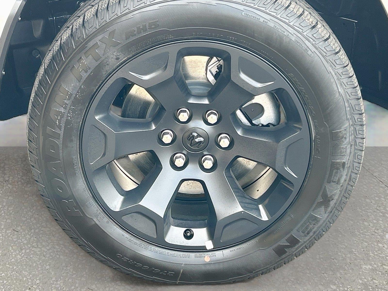 2027 RAM Ram 1500 RAM 1500 EXPRESS CREW CAB 4X4 5'7' BOX