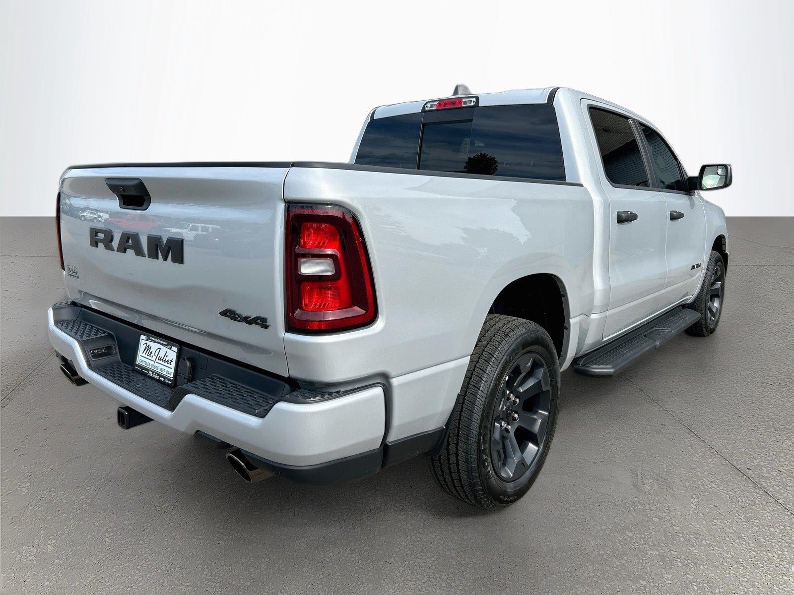 2027 RAM Ram 1500 RAM 1500 EXPRESS CREW CAB 4X4 5'7' BOX