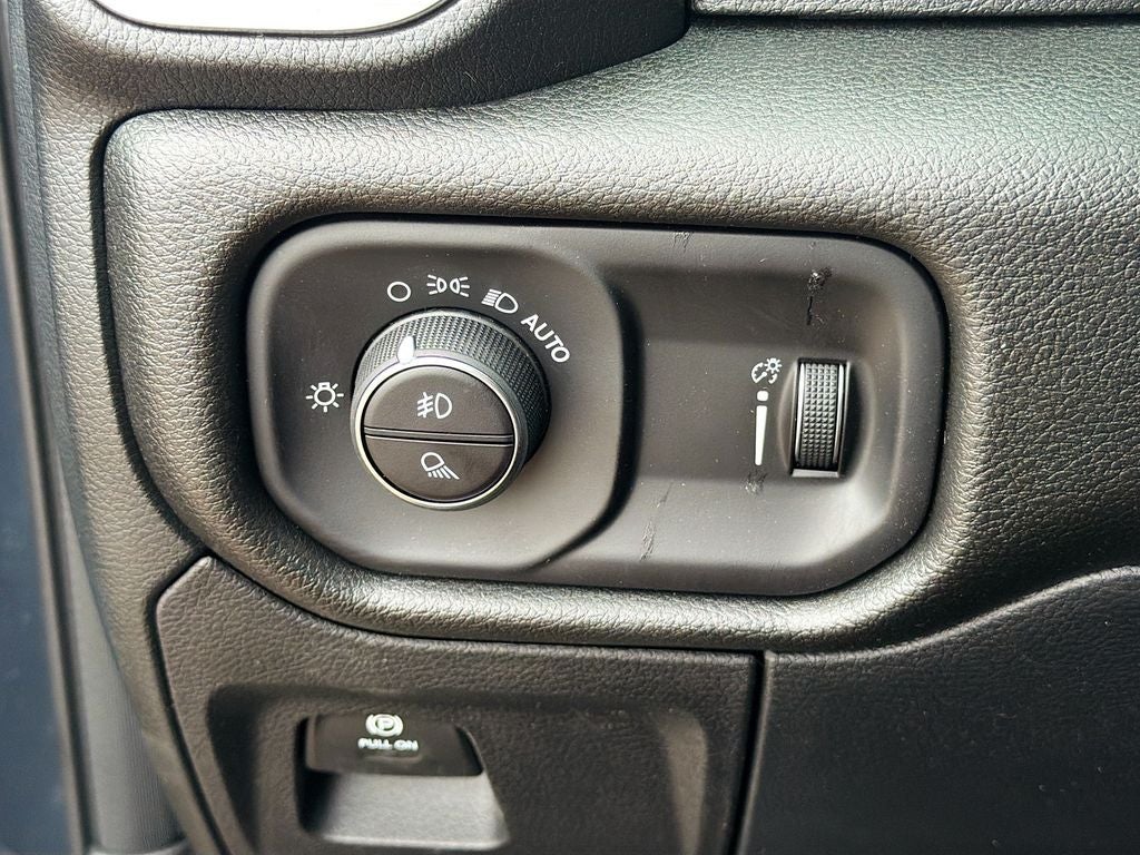 2026 RAM Ram 1500 RAM 1500 EXPRESS CREW CAB 4X4 5'7' BOX