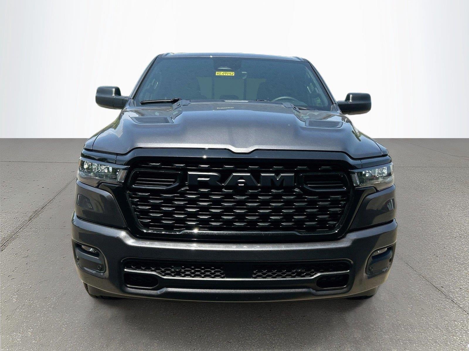 2026 RAM 1500 RAM 1500 EXPRESS CREW CAB 4X4 5'7' BOX