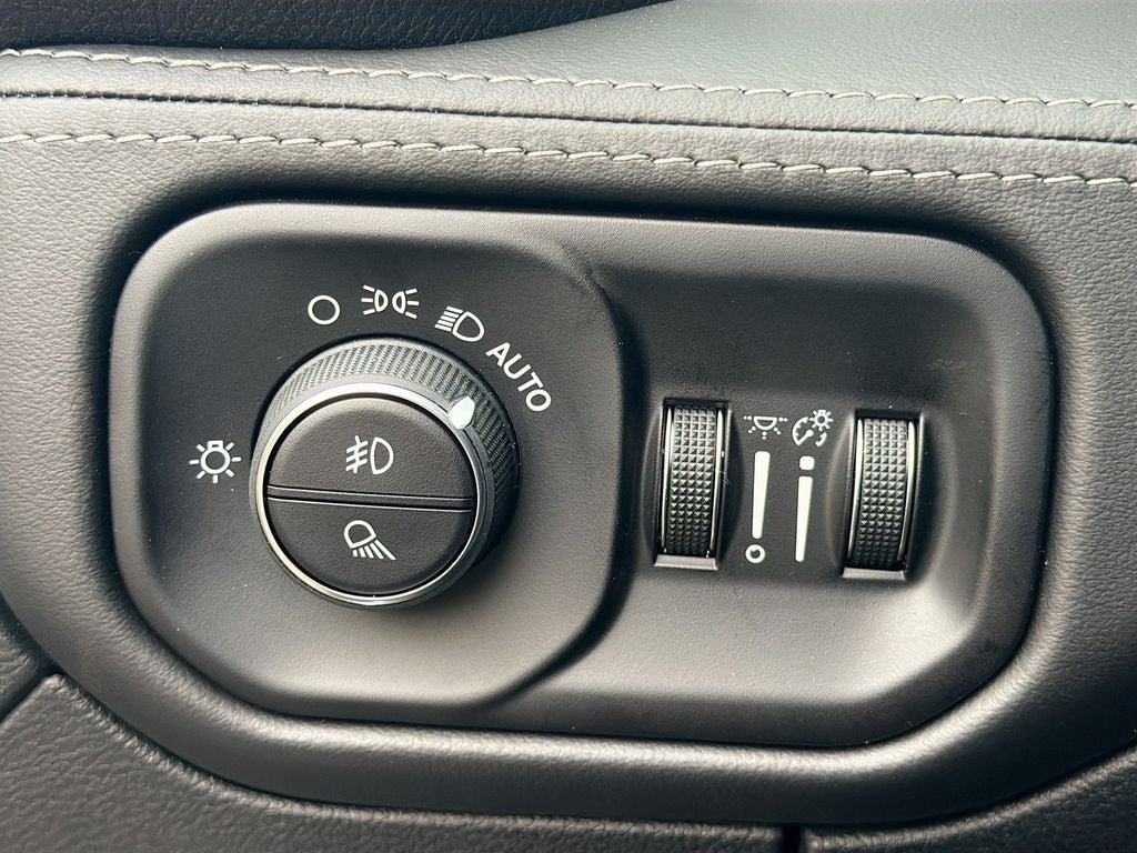 2026 RAM Ram 1500 RAM 1500 LIMITED CREW CAB 4X4 5'7' BOX