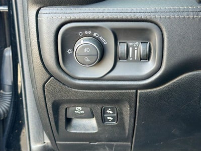 2021 RAM 1500 Limited Crew Cab 4x4 5'7' Box