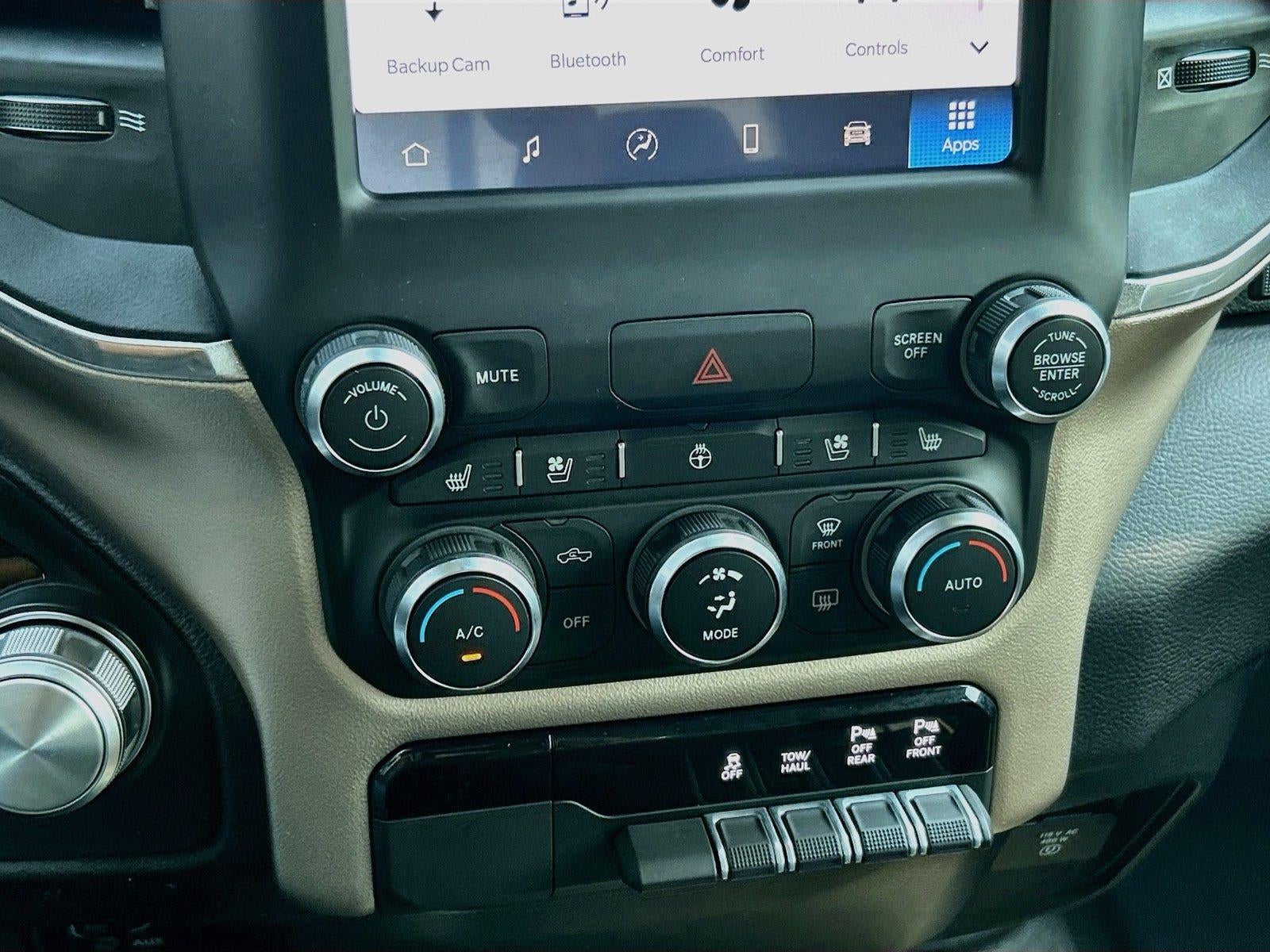 2022 RAM 1500 Laramie Crew Cab 4x4 5'7' Box