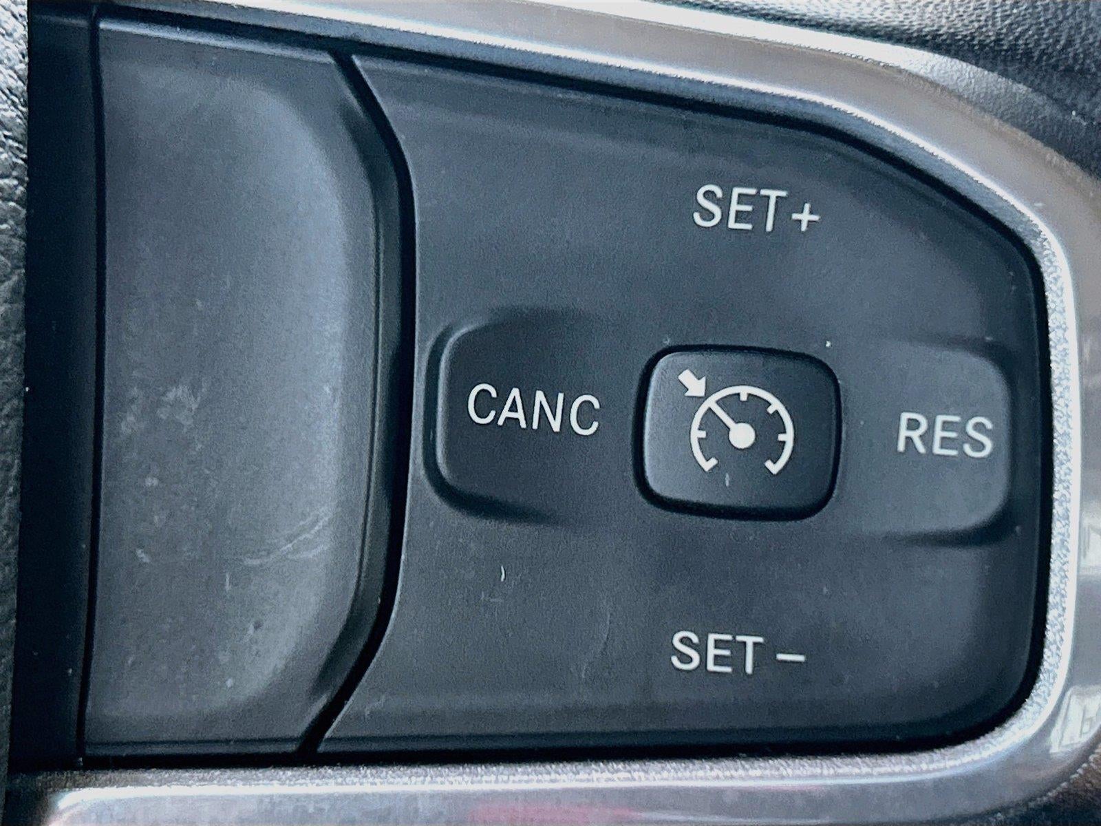 2022 RAM 1500 Laramie Crew Cab 4x4 5'7' Box