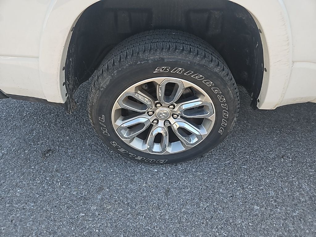 2022 RAM 1500 Laramie Crew Cab 4x4 5'7' Box