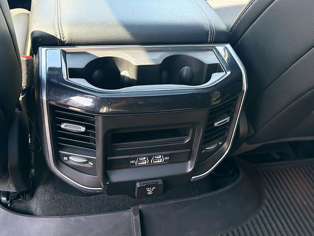 2022 RAM 1500 Laramie Crew Cab 4x4 5'7' Box