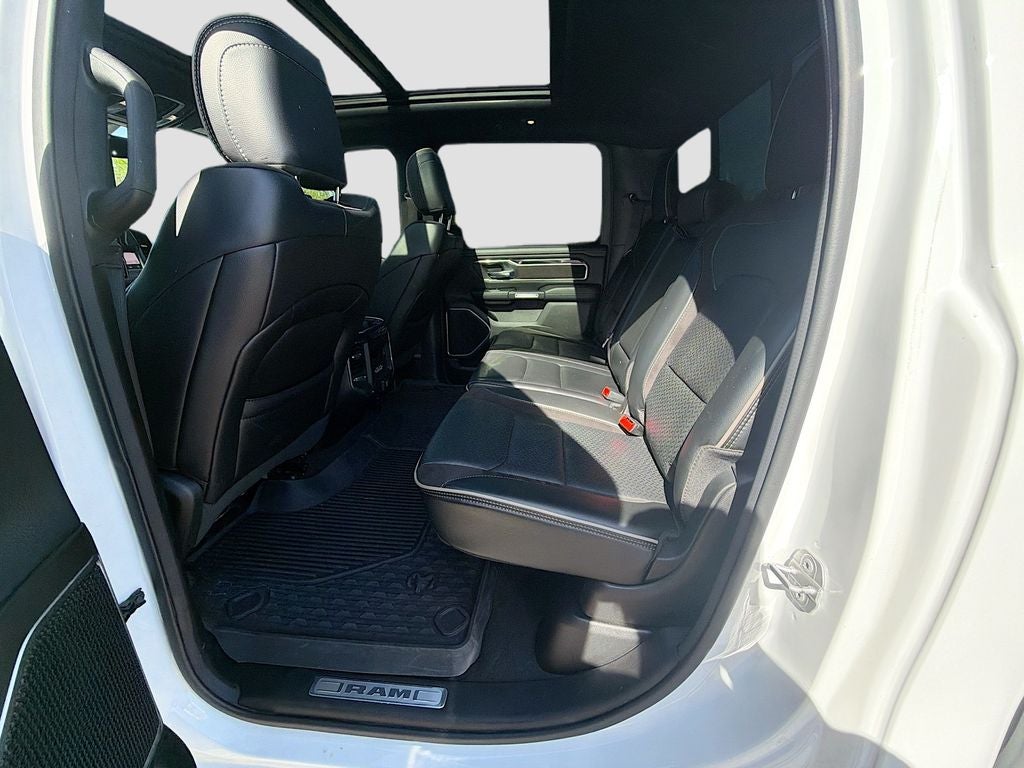 2022 RAM 1500 Laramie Crew Cab 4x4 5'7' Box