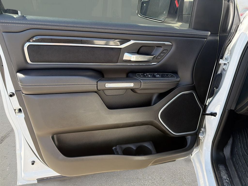 2022 RAM 1500 Laramie Crew Cab 4x4 5'7' Box