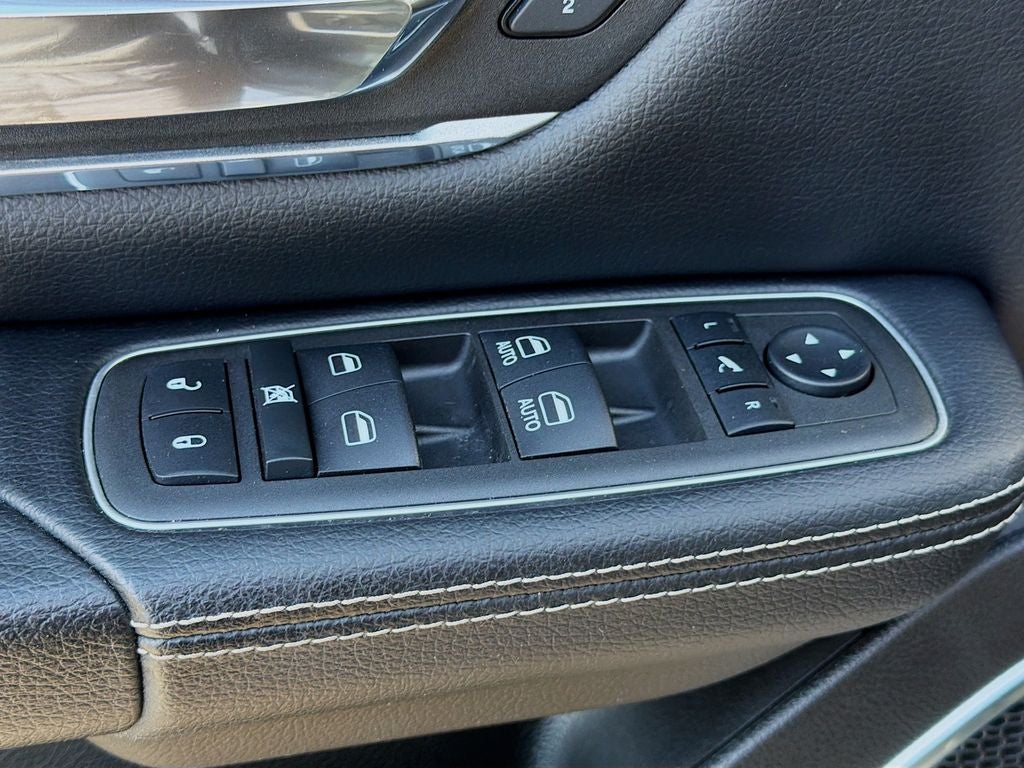 2022 RAM 1500 Laramie Crew Cab 4x4 5'7' Box