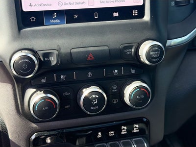 2022 RAM 1500 Laramie Crew Cab 4x4 5'7' Box