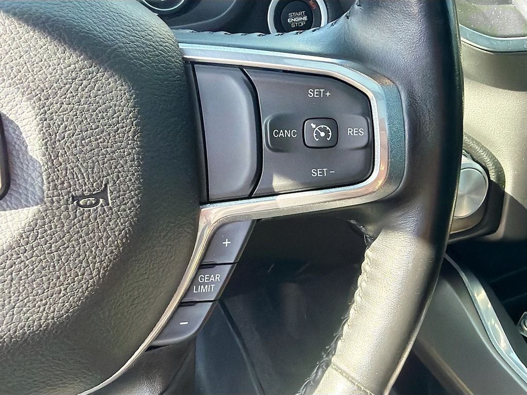 2022 RAM 1500 Laramie Crew Cab 4x4 5'7' Box