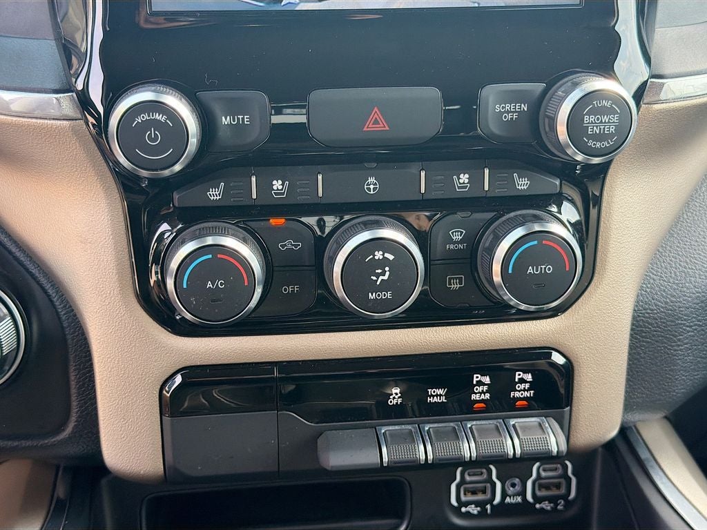 2022 RAM 1500 Laramie Crew Cab 4x4 5'7' Box