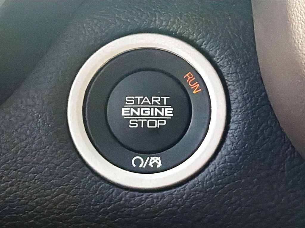 2022 RAM 1500 Laramie Crew Cab 4x4 5'7' Box