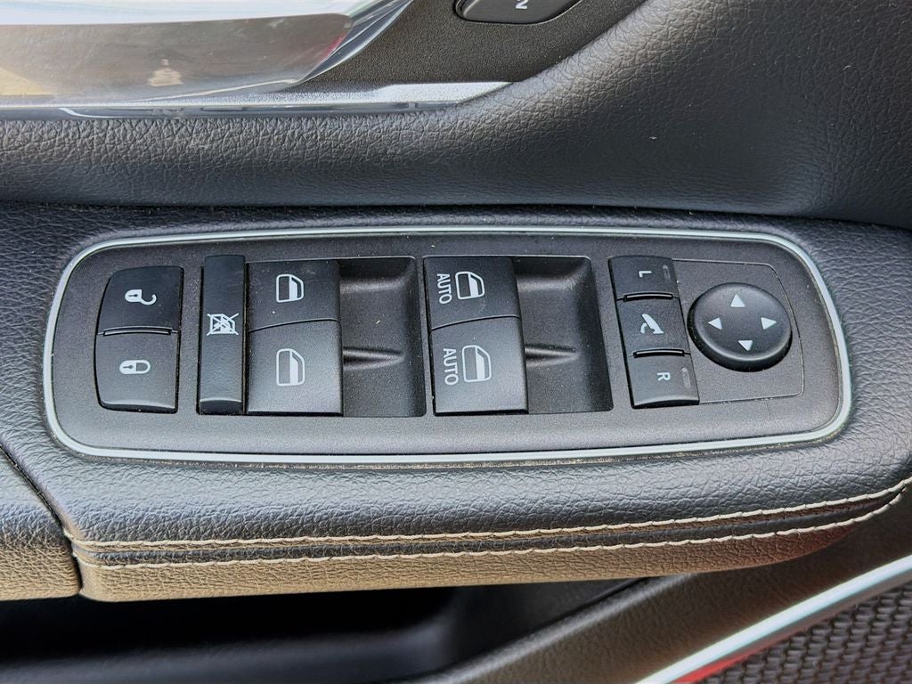 2023 RAM 1500 Laramie Crew Cab 4x4 5'7' Box