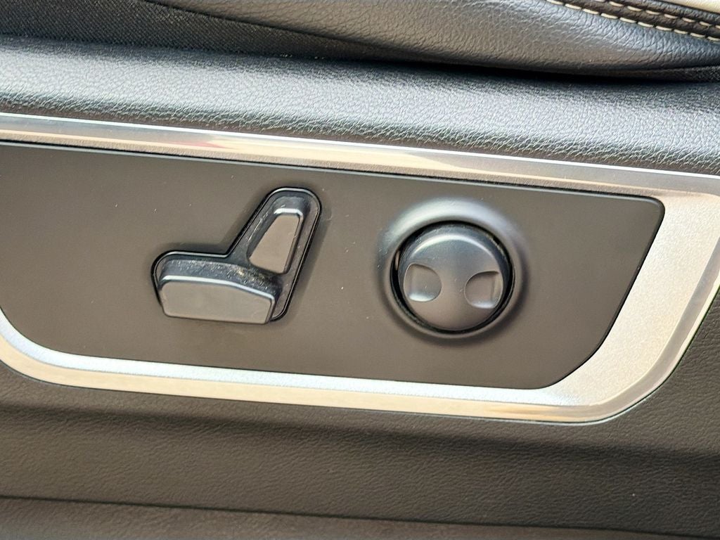 2023 RAM 1500 Laramie Crew Cab 4x4 5'7' Box