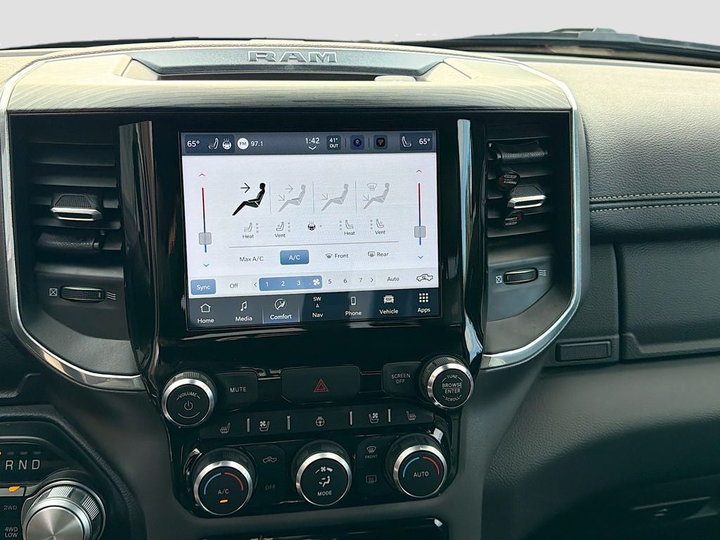 2023 RAM 1500 Laramie Crew Cab 4x4 5'7' Box