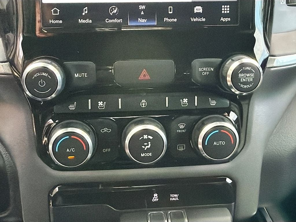 2023 RAM 1500 Laramie Crew Cab 4x4 5'7' Box