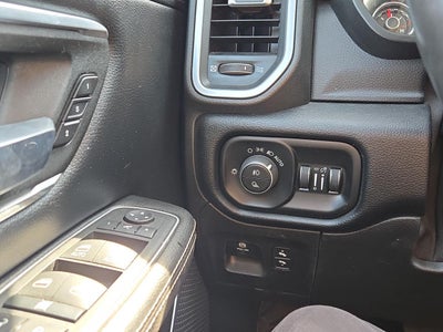 2022 RAM 1500 Laramie Crew Cab 4x4 5'7' Box