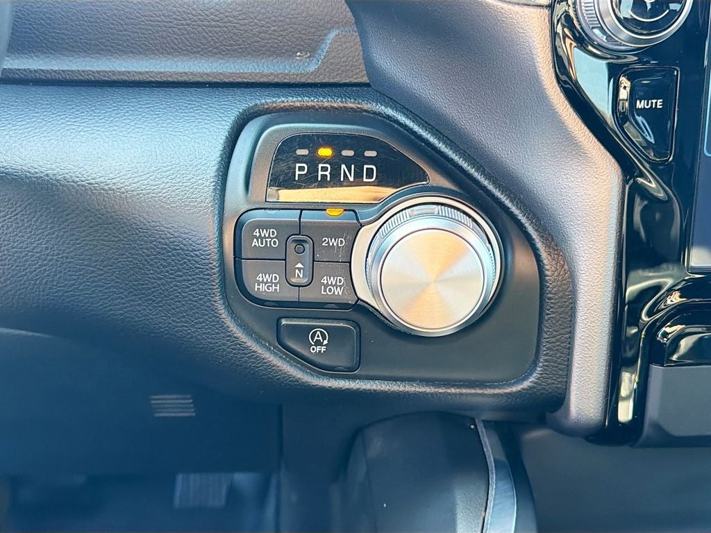 2023 RAM 1500 Laramie Crew Cab 4x4 5'7' Box