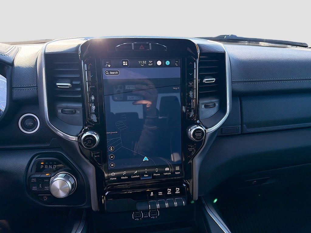 2023 RAM 1500 Laramie Crew Cab 4x4 5'7' Box