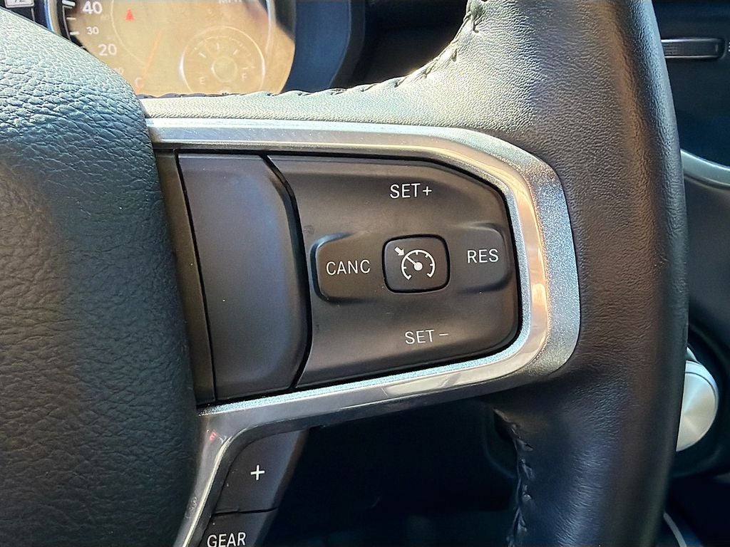 2023 RAM 1500 Laramie Crew Cab 4x4 5'7' Box