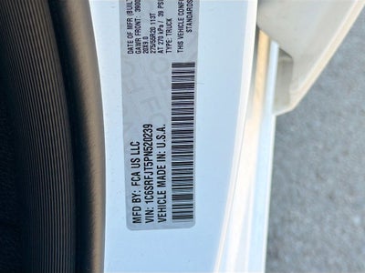 2023 RAM 1500 Laramie Crew Cab 4x4 5'7' Box