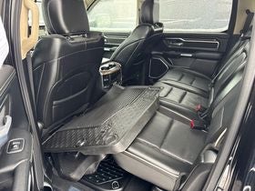 2019 RAM 1500 Laramie Crew Cab 4x4 5'7' Box