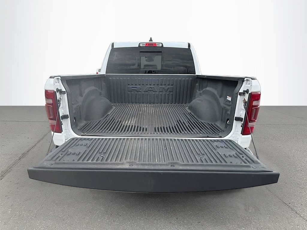 2020 RAM 1500 Laramie Crew Cab 4x4 5'7' Box