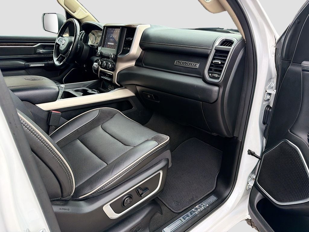 2020 RAM 1500 Laramie Crew Cab 4x4 5'7' Box