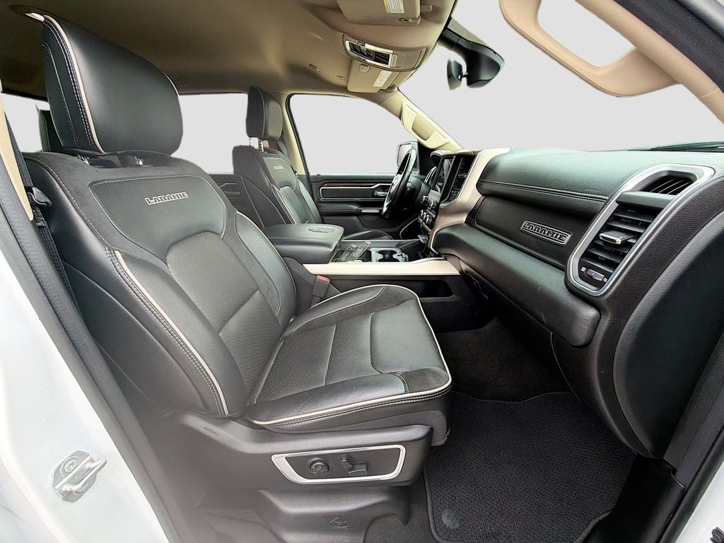 2020 RAM 1500 Laramie Crew Cab 4x4 5'7' Box