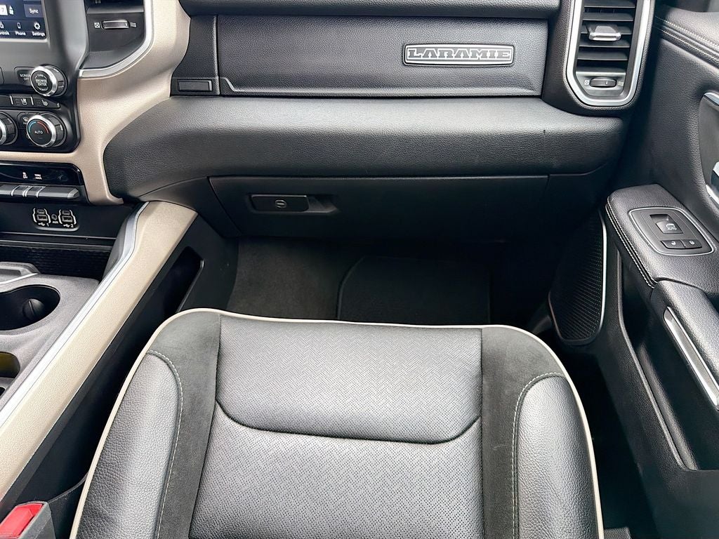 2020 RAM 1500 Laramie Crew Cab 4x4 5'7' Box