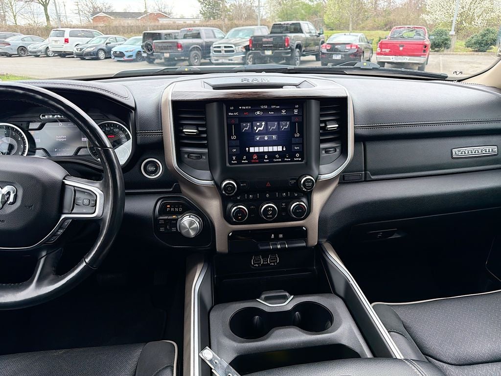 2020 RAM 1500 Laramie Crew Cab 4x4 5'7' Box