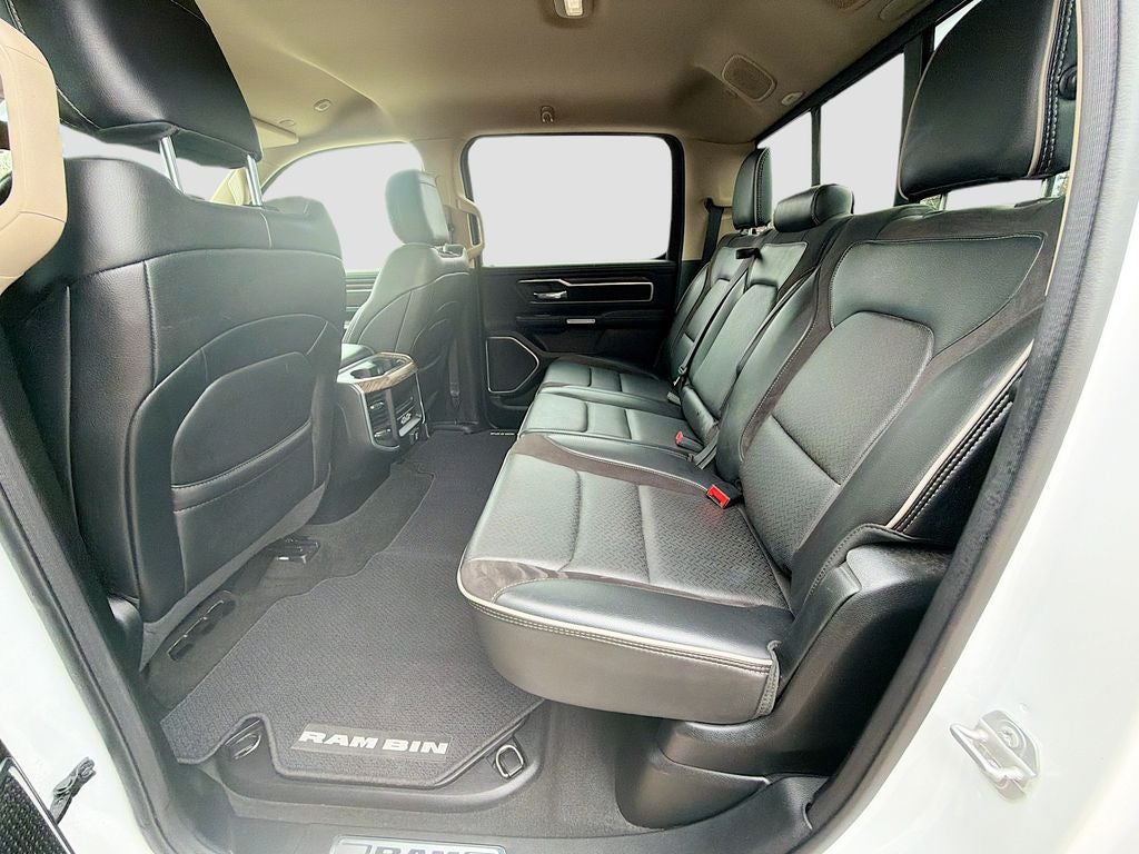 2020 RAM 1500 Laramie Crew Cab 4x4 5'7' Box